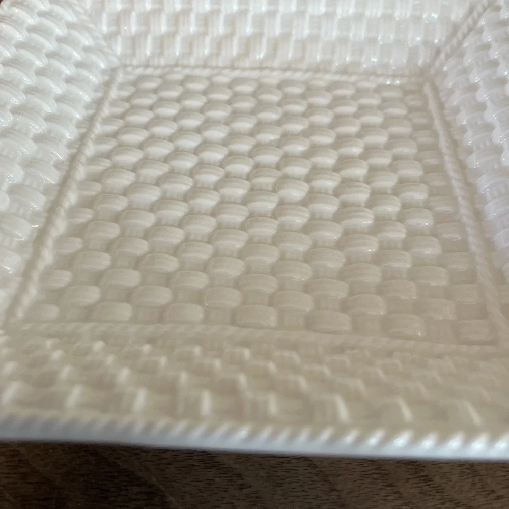 TIFFANY &‎ CO TIFFANY WEAVE BASKETWEAVE WHITE PORCELAIN Bowl Dish Square 7.5